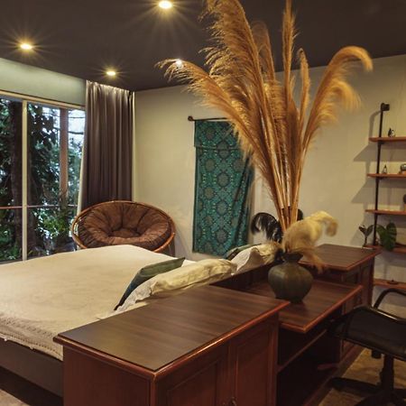 Ruth'S Bed & Breakfast Lembang Esterno foto