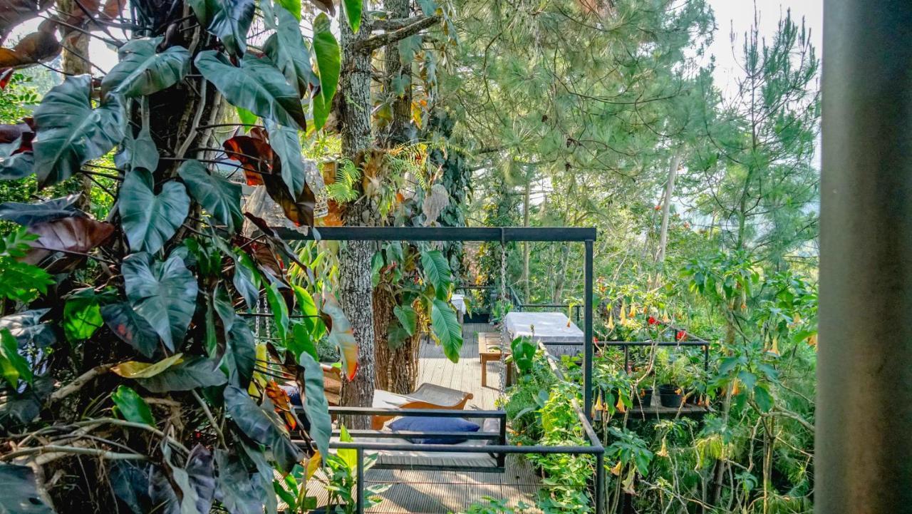 Ruth'S Bed & Breakfast Lembang Esterno foto