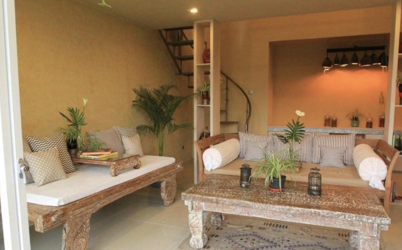 Ruth'S Bed & Breakfast Lembang Esterno foto