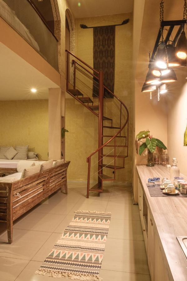 Ruth'S Bed & Breakfast Lembang Esterno foto