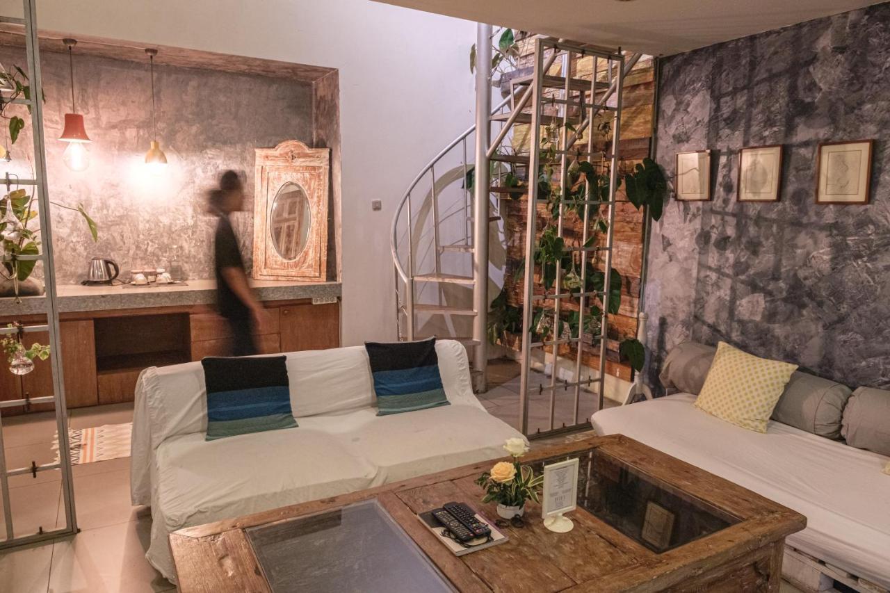 Ruth'S Bed & Breakfast Lembang Esterno foto