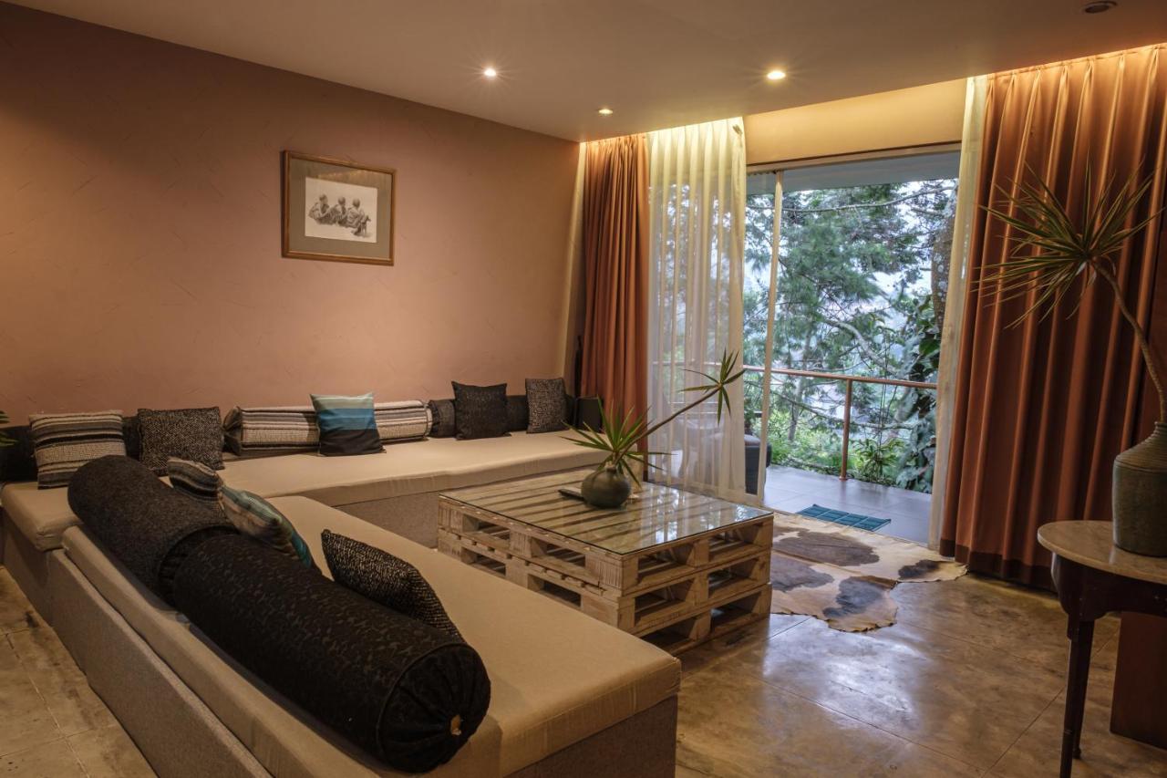 Ruth'S Bed & Breakfast Lembang Esterno foto