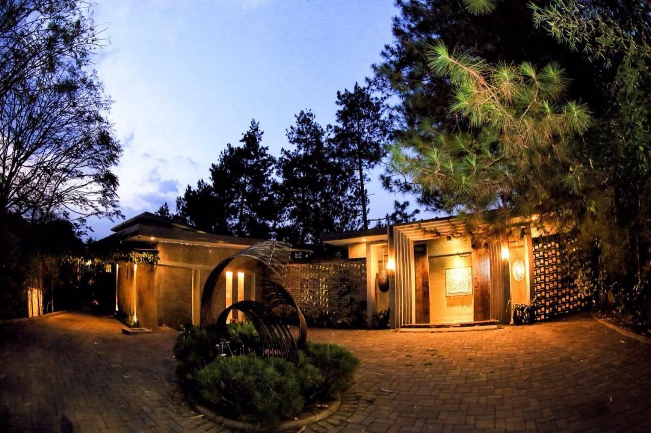 Ruth'S Bed & Breakfast Lembang Esterno foto