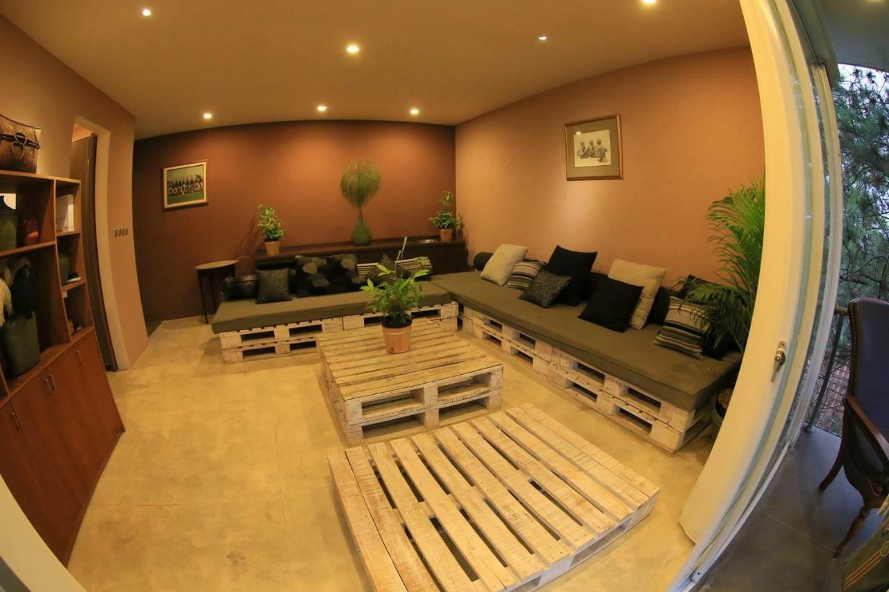Ruth'S Bed & Breakfast Lembang Esterno foto