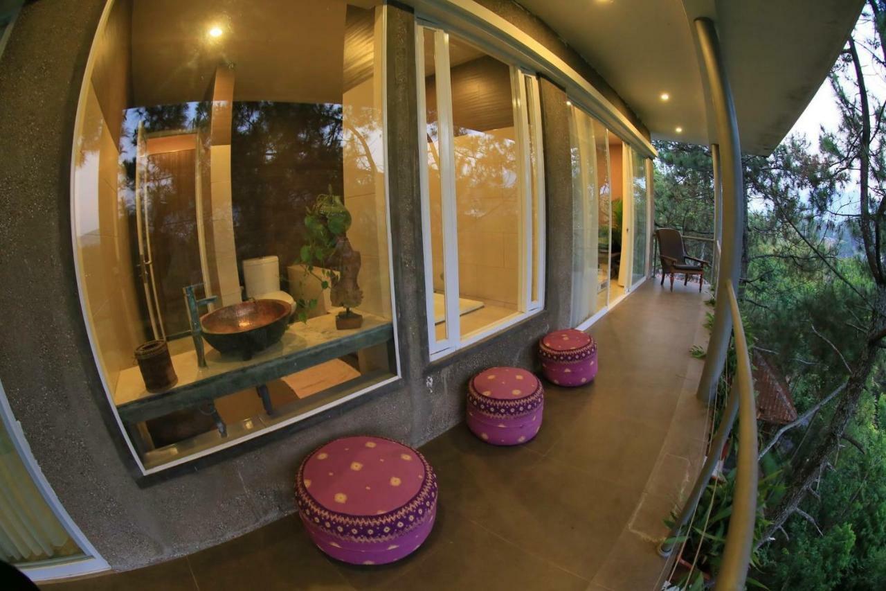Ruth'S Bed & Breakfast Lembang Esterno foto