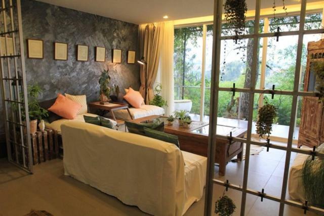 Ruth'S Bed & Breakfast Lembang Esterno foto