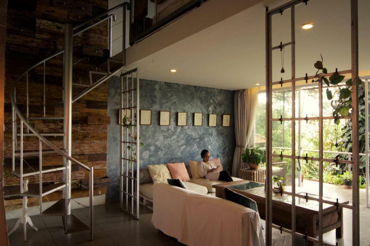 Ruth'S Bed & Breakfast Lembang Esterno foto