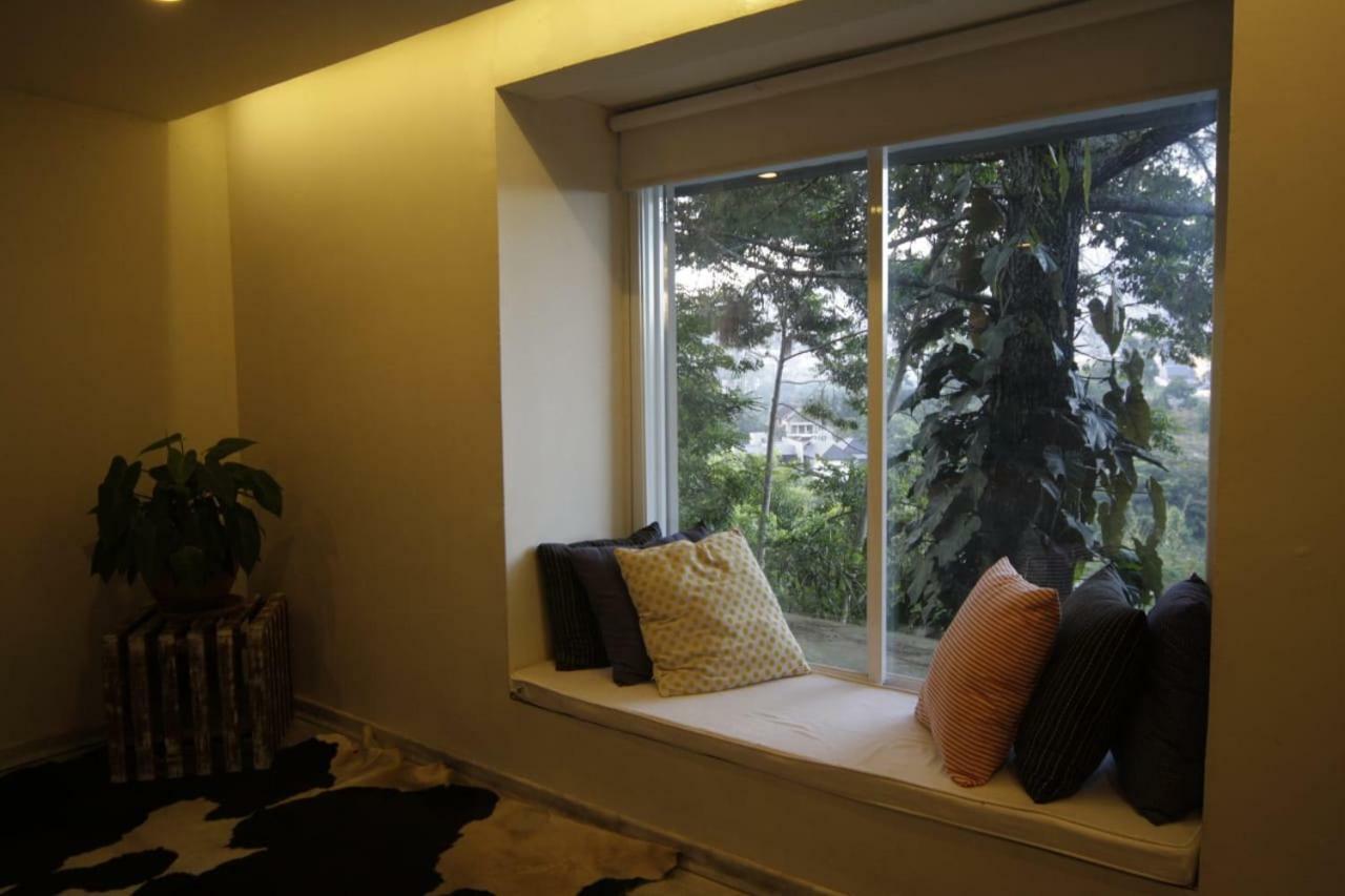 Ruth'S Bed & Breakfast Lembang Esterno foto
